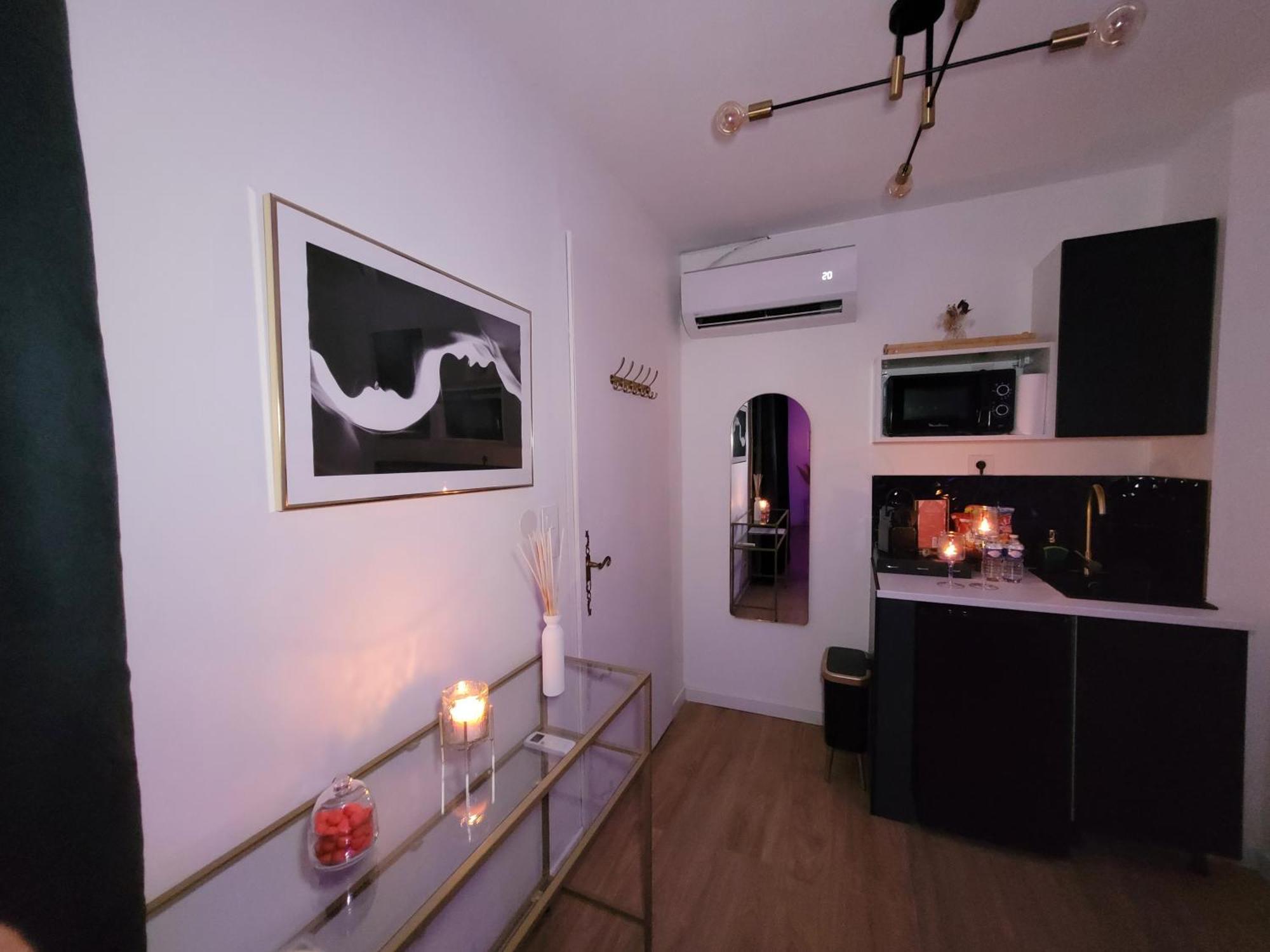 Nuit D'Evasion Love Room Avec Baignoire Balneotherapie Tolón Exterior foto