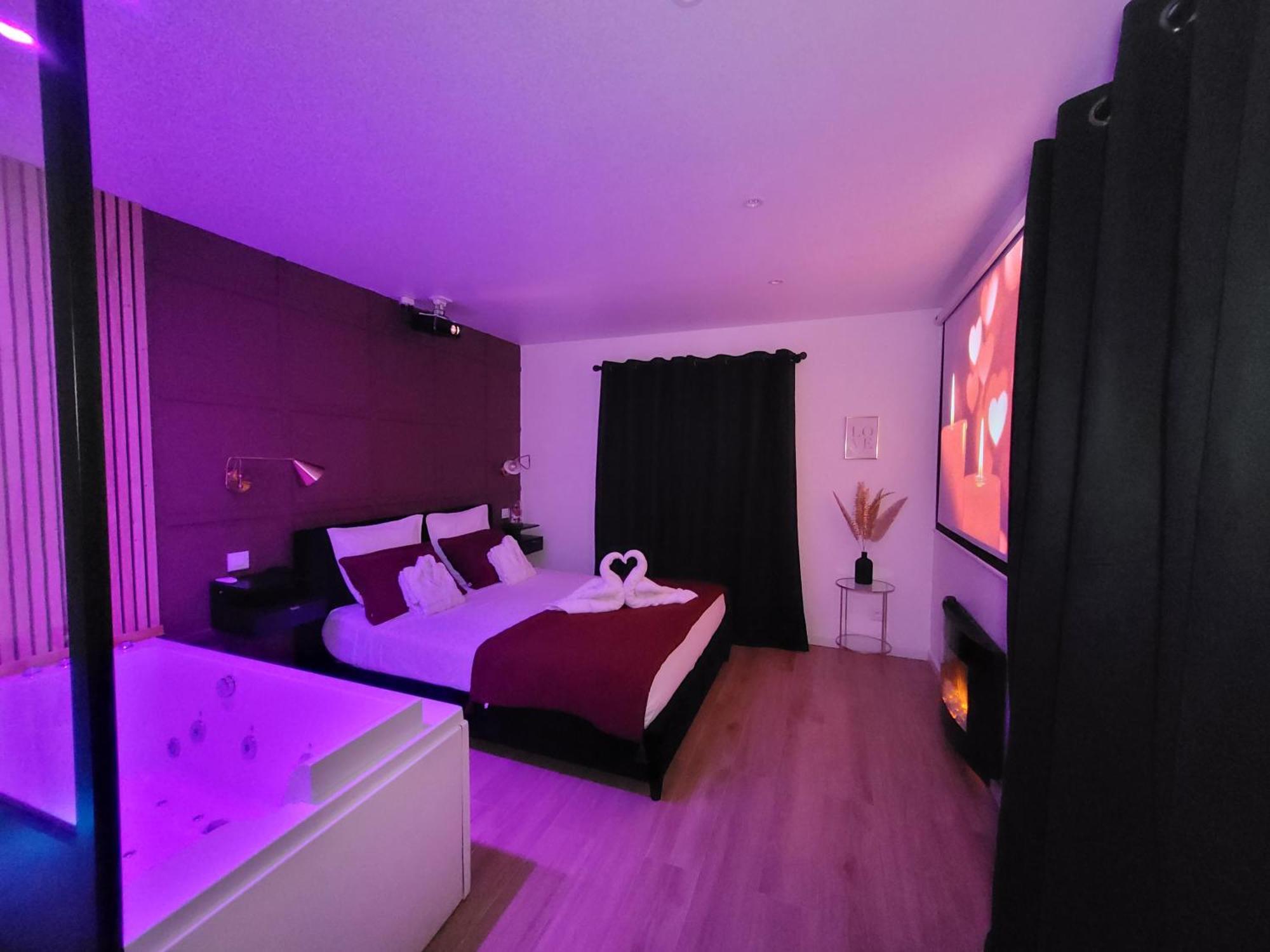 Nuit D'Evasion Love Room Avec Baignoire Balneotherapie Tolón Exterior foto